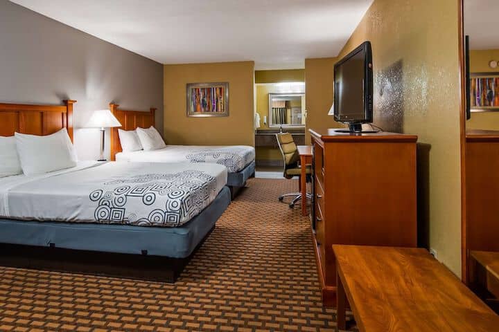 Room 18 of 32