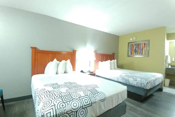 Room 9 of 32