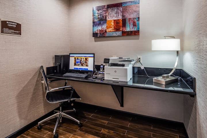 Business Center 32 of 32