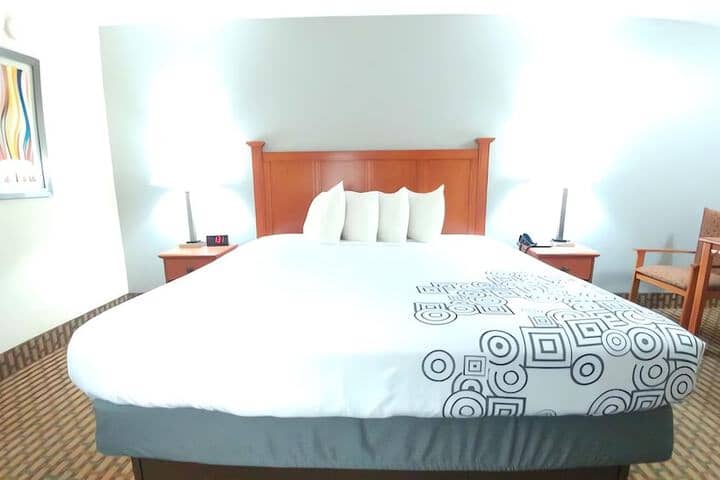 Room 25 of 32