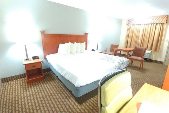 Room 21 of 32