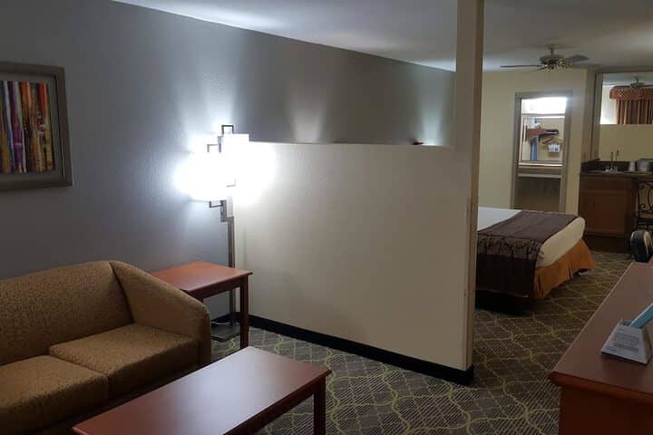 Room 5 of 32