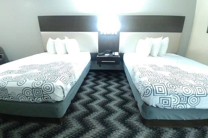 Room 7 of 32